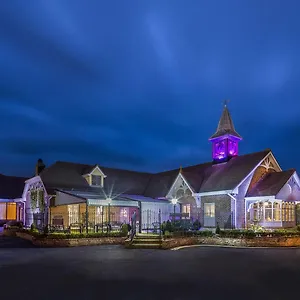 **** Hotel Treacys Oakwood Hotel, Ireland